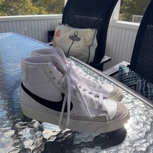 Nike Blazer Mid '77 women’s size 6